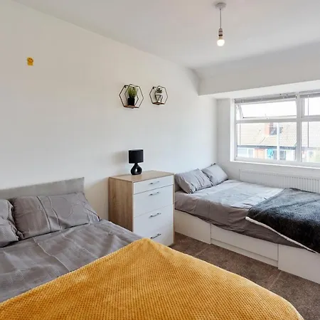شقة Spacious Close To Centre Location ليدز