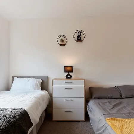 شقة Spacious Close To Centre Location ليدز